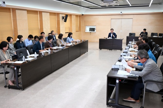 안산시는 지난 25일 시청 제1회의실에서‘안산시 인구정책 기본계획 수립 용역’중간 보고회를 개최했다. 사진=안산시