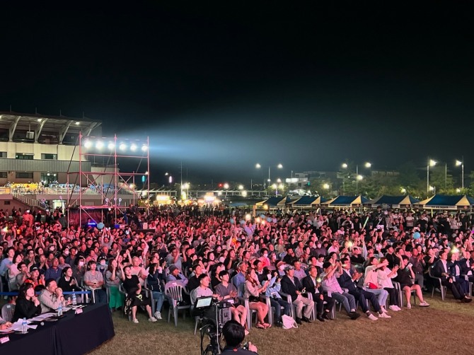 영암군(군수 우승희)이 11월 2일 열리는‘2024 영암 월출산 달빛 뮤직 페스티벌’의 참가자를 모집한다. 사진=영암군=제공