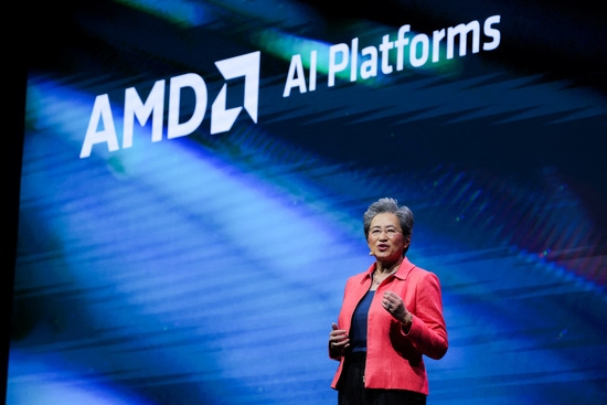 AMD 최고경영자(CEO) 리사 수(Lisa Su)가 지난 6월 3일 대만 타이베이에서 열린 컴퓨텍스(COMPUTEX) 포럼에서 개회사를 하고 있다. 사진=로이터