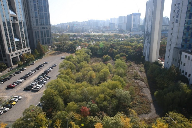 한국토지주택공사가 서울 여의도 성모병원 옆 부지를 공급한다. 서울 영등포구 여의도동 61-2 부지 모습. 사진=한국토지주택공사.