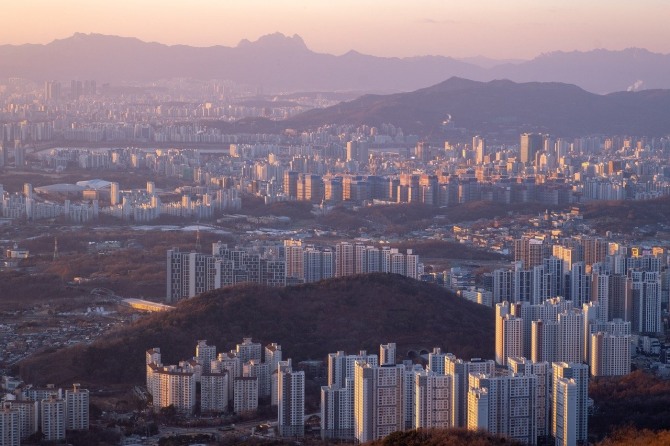 서울 아파트 최고가 거래량이 5개월 만에 감소세를 기록했다. 사진=픽사베이