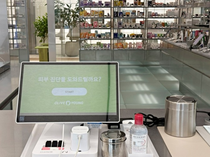 올리브영의 뷰티 리테일 노하우가 집약된 신규 매장이 마침내 성수 상권에 문을 열었다. / 사진=김수식 기자