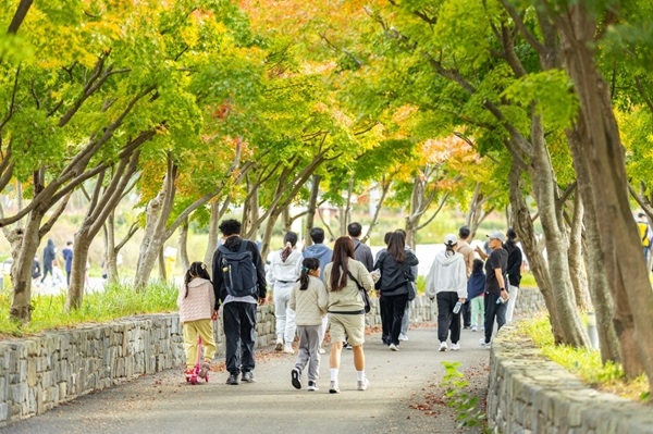 호스아일랜드 걷기대회 모습. 사진=렛츠런파크 부산경남