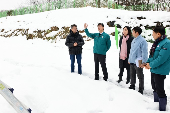 안산시는 지난 27일 오후부터 대설경보가 발효된 상태로 재난안전대책본부 비상 2단계를 발령했다. 사진=안산시