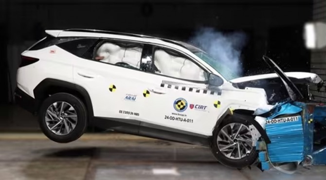 투싼의 인도 자동차 안전 평가 기관인 Bharat NCAP 충돌 테스트.