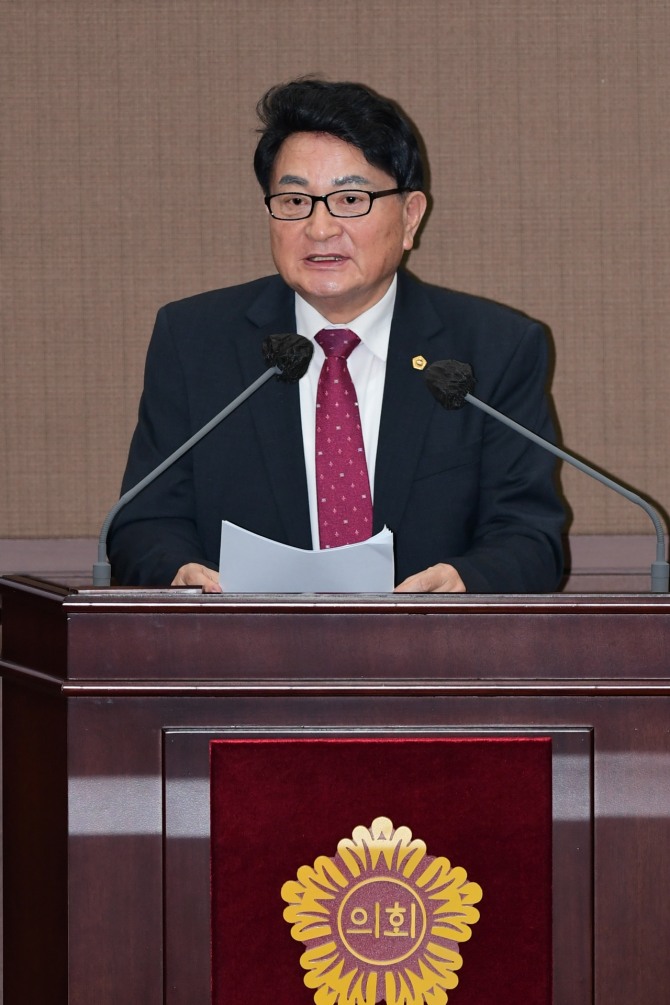 홈국표 서울시의원이 정례회에서 발언하고 있다. 사진=서울시의회