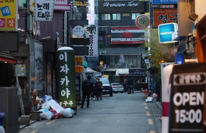 내수 부진에다 탄핵 정국까지 겹치면서 연말 소비심리 위축에 소상공인들에 비상이 걸렸다. 사진=연합뉴스