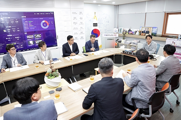 한국토지주택공사(LH)와 면담 중인 이동환 고양특례시장. 사진=고양시