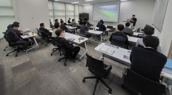 한국남부발전이 공공기관 최초로 발전 산업 현장과 경영 관리의 여러 분야에서 생성형 AI 서비스 개발을 통한 AX 혁신에 속도를 내고 있다. 사진=남부발전