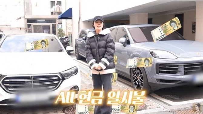 배우 한가인이 'E300 4MATIC 익스클루시브' 차량을 전액 현금으로 일시불 했다며 지난 6일 본인 유튜브 채널을 통해 밝혔다. 사진=유튜브 '자유부인 한가인' 