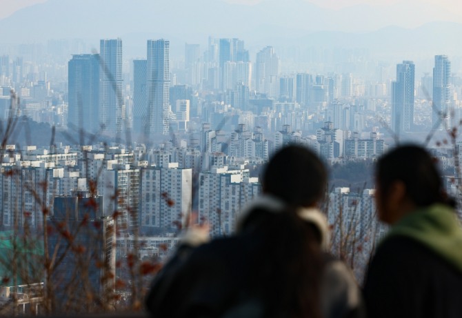 9일 한국부동산원이 발표한 1월 첫째주(6일 기준) 전국 주간 아파트 가격 동향에 따르면 서울 아파트 전셋값이 0.01% 하락했다.서울 아파트 전경. 사진=뉴시스