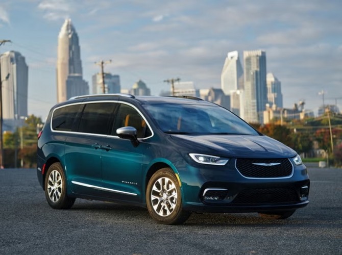 스텔란티스가 캐나다에서 생산하는 Chrysler Pacifica(크라이슬러 파시피카). 사진=스텔란티스