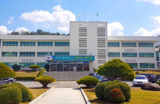 무안황토갯벌축제는 5월 10일부터 25일까지 16일간, 무안연꽃축제는 6월 26일부터 29일까지 4일간 열리는 축제 개최 일정이 확정됐다. / 전남 무안군=제공