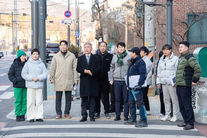 지난 17일과 18일 이틀간 윤환 계양구청장은 권역별 주요 민원 현장을 찾아 현장 중심의 소통을 이어가고 있다.   사진=인천 계양구