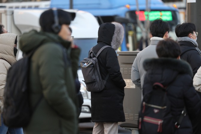 일요일인 23일은 강추위가 예상되며 충청권과 전라권, 제주도를 중심으로 눈 또는 비가 내리겠다. 사진=연합뉴스