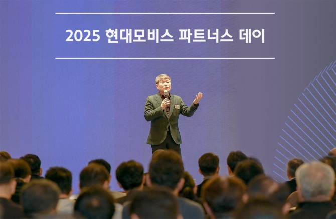 이규석 현대무료 슬롯 머신 사장이 '2025 파트너스 데이' 행사에서 “진정성 있는 소통으로 협력사와 함께 하는 선순환 체계를 구축하겠다”고 강조하고 있다. 사진=현대모비스