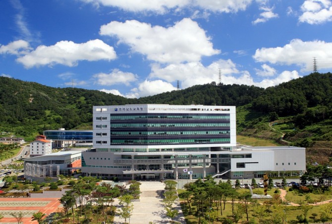 전라남도교육청(교육감 김대중)은 학교 지원 중심의 맞춤형 교육정책 관리를 실현하기 위해 2025년 전남교육정책 관리 및 평가 추진에 박차를 가한다. / 전남교육청=제공