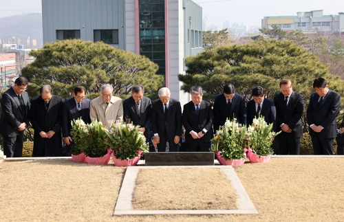 11일 진행된 故 유일한 박사 영면 54주기 추모식의 모습. 사진=유한양행