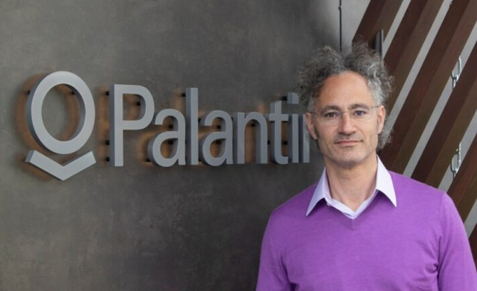 팔란티어 테크놀로지스(Palantir Technologies)의 CEO인 알렉스 카프(Alex Karp). 사진=로이터