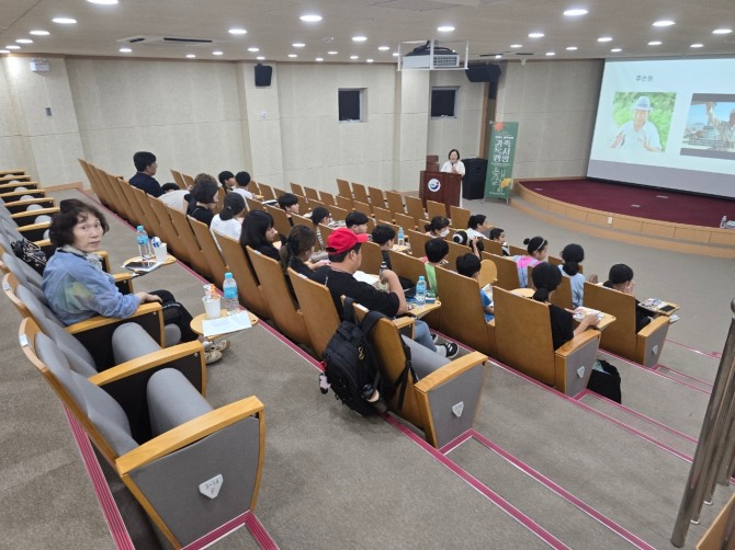 장흥군 천관문학관이 ‘2025년 문학기반시설 상주작가 지원사업’에 최초로 선정됐다. / 전남 장흥군=제공