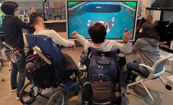 카카오게임즈가 국립재활원, 경기도보조기기북부센터, 아름다운재단과 함께 '2025 장애인 게임 접근성 향상을 위한 보조기기 지원사업'을 진행한다. 사진=국립재활원