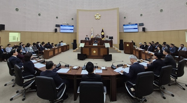 17일부터 기장군의회가 14일간 일정으로 제288회 임시회에 돌입했다. 사진=기장군의회