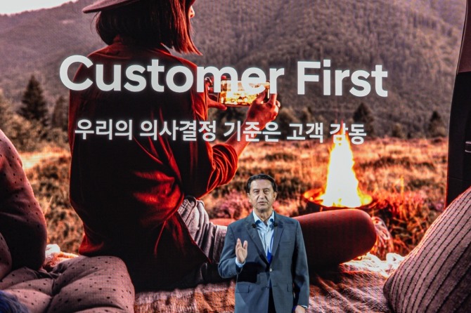 호세 무뇨스 현대자동차 사장이 3일 열린 서울모빌리티쇼 프레스컨퍼런스를 진행하고 있다. 사진=글로벌이코노믹