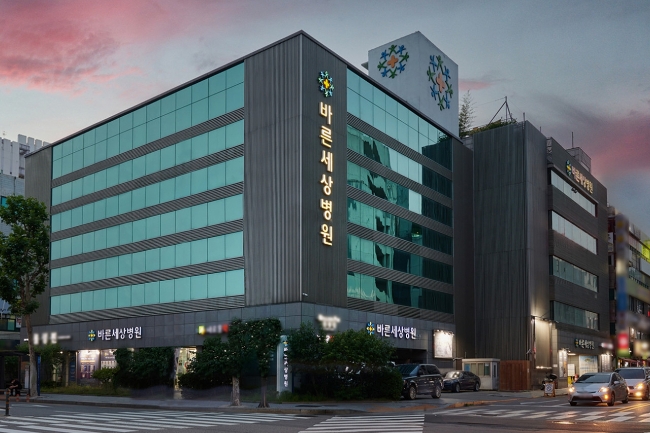 LG유플러스는 바른세상병원에 걸려오는 전화 중 예약 확인·변경·취소와 병원 위치 안내, 제증명 발급 등 단순 반복적인 상담은 AI가 자동 처리하게 했다. 이미지=LG유플러스