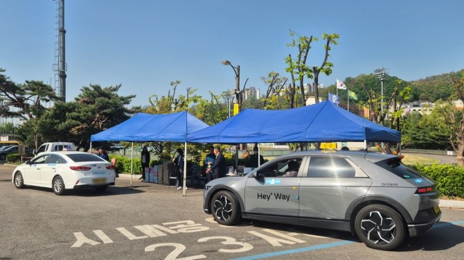 안양시가 개인 및 법인택시를 대상으로 청결 일제 점검을 실시하고 있다. 사진=안양시