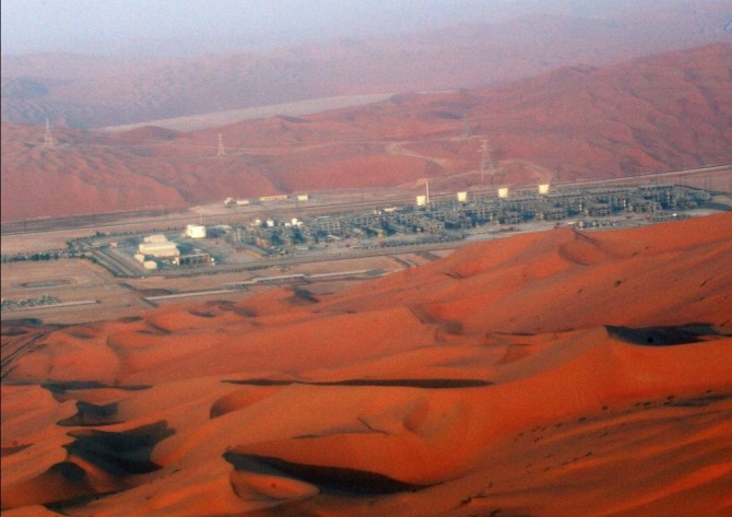 수요 감소 우려에도 국익을 우선한 사우디아라비아 주도로 OPEC+가 6월 원유 생산량을 일일 41만 1000배럴 추가 증산하기로 결정했다. 이는 세계 경제 둔화 흐름 속에서도 시장 안정보다 생산량 확보에 무게를 둔 행보로 풀이된다. 사진=로이터