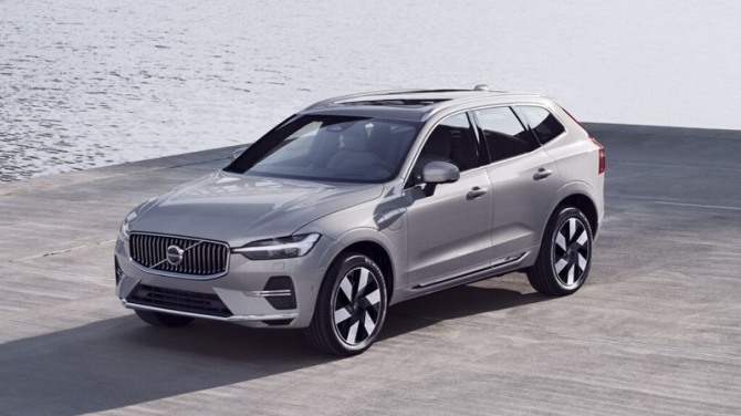 2025 볼보 XC60