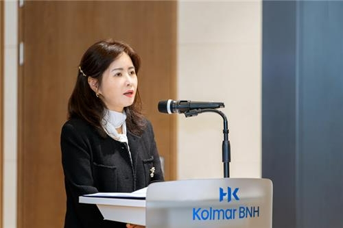 콜마비앤에이치는 최근 지주사인 콜마홀딩스가 대전지방법원에 임시주주총회 소집 허가 신청서를 제출한 것과 관련해 입장을 밝혔다. 사진은 윤여원 콜마비앤에이치 대표. 사진=콜마비앤에이치