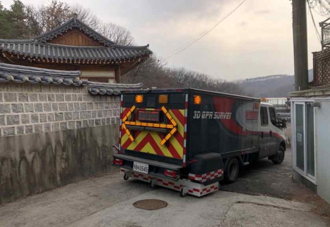 탐사 차량형 지표투과레이더(GPR) 점검 모습. 사진=광명시