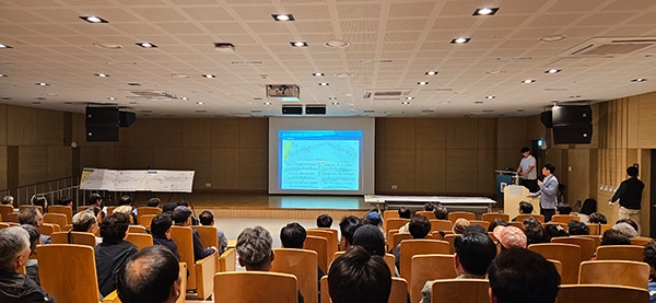 지난 9일 남양주시가 왕숙1·2지구 연계 시도 20호선 확장 주민설명회 개최하는 모습. 사진=남양주시