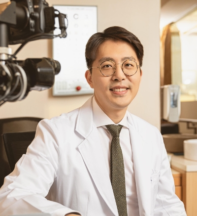 고대안암병원은 김동현 교수가 아시아태평양안과학회에서 공로상을 수상했다고 14일 밝혓다. 사진=고대의료원