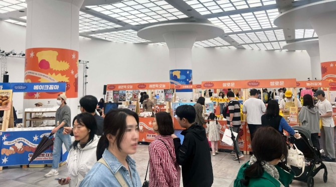 작년 신세계백화점 센텀시티점에서 진행한 부산빵빵더마켓 행사 전경이다. 사진=신세계