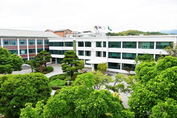 본격적인 농번기를 맞아 농기계사고, 이상기온, 자연재해 등으로 인한 농작물 피해가 늘어나는 있다.  사진=전남 담양군