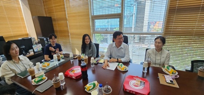 한국조폐공사는 지난 21일 공사 서울 사옥에서 MINT사업처 직원들을 대상으로 ‘KOMSCO 타운 홀 미팅’을 개최했다. 사진=조폐공사
