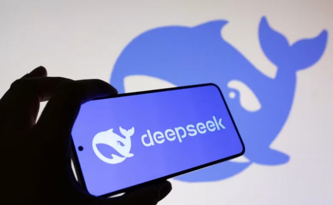 지난 4월 의회 보고서는 딥시크(DeepSeek)를 미국 국가 안보에 대한 심오한 위협이라고 불렀다. 그러나 이 기술에 대한 논쟁은 첨단 AI를 제어하는 작업이 점점 더 복잡해지고 있음을 강조한다. 사진=로이터