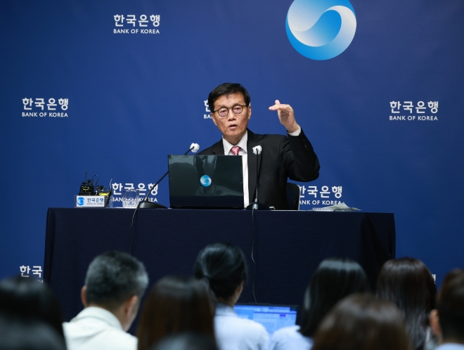 이창용 한국은행 총재가 29일 서울 중구 한은에서 열린 금융통화위원회 회의 직후 기자간담회에서 발언하고 있다. 사진=한은