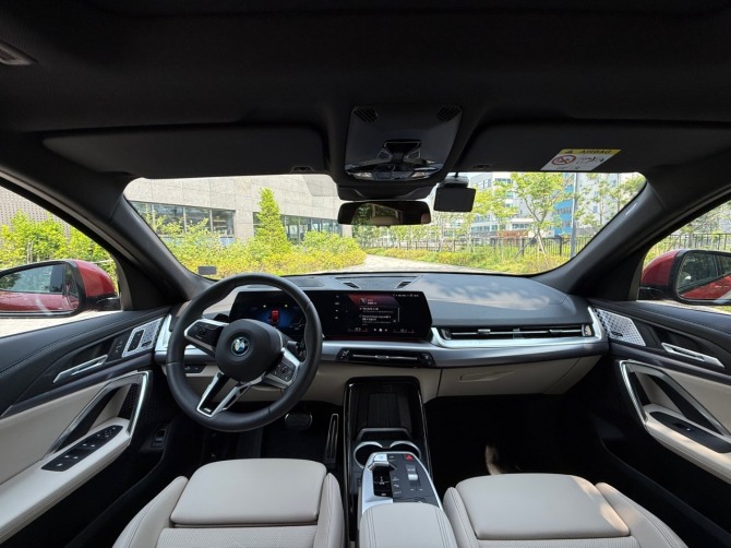 BMW iX2 인테리어 사진=육동윤 글로벌이코노믹 기자