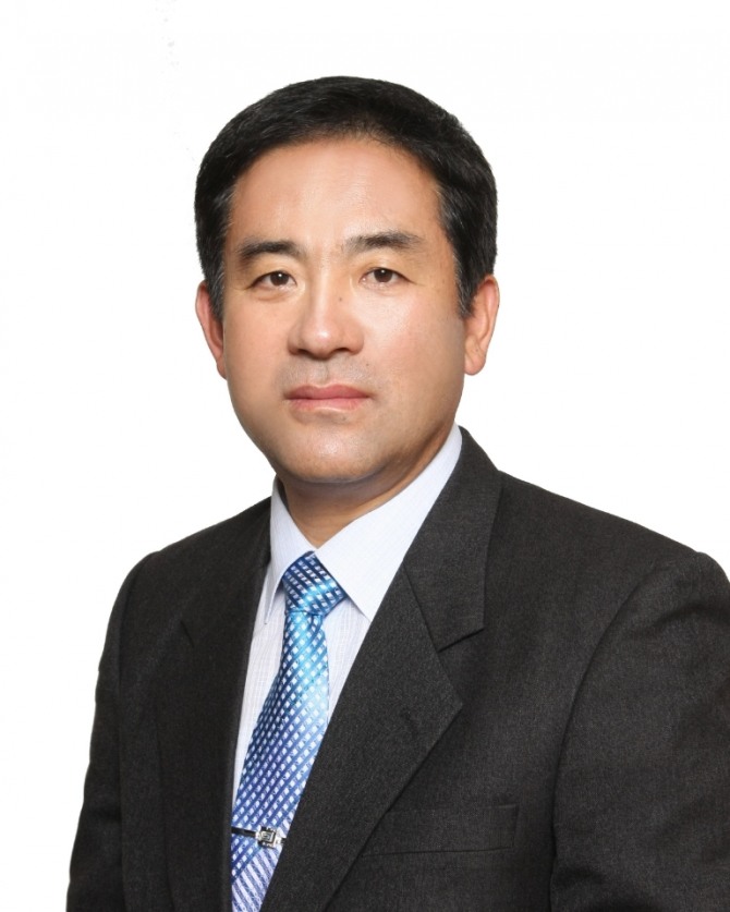 강화군청 소속 염관우 감독. 사진=강화군