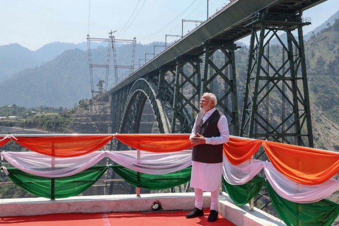 나렌드라 모디(Narendra Modi) 인도 총리는 X(Indian Press Information Bureau)에 기고한 글에서 이 다리가 야망과 실행력을 매끄럽게 조화를 이룬다는 것은 엄청난 자부심이다라고 썼다. 사진=msn