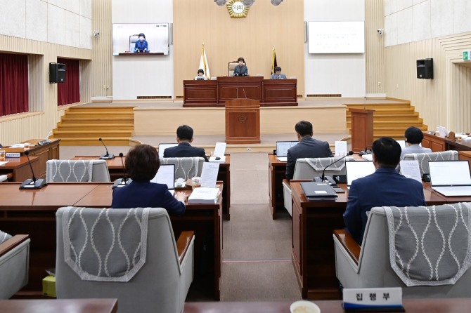 지난 9일 연천군의회는 제294회 제1차 정례회를 개회하고 30일간 의정활동에 들어갔다.      사진=연천군의회