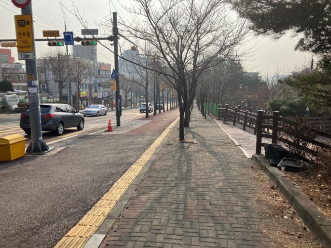 수원시 광교산로 혼잡 구간 2차로 확장 공사 구간. 사진=수원시