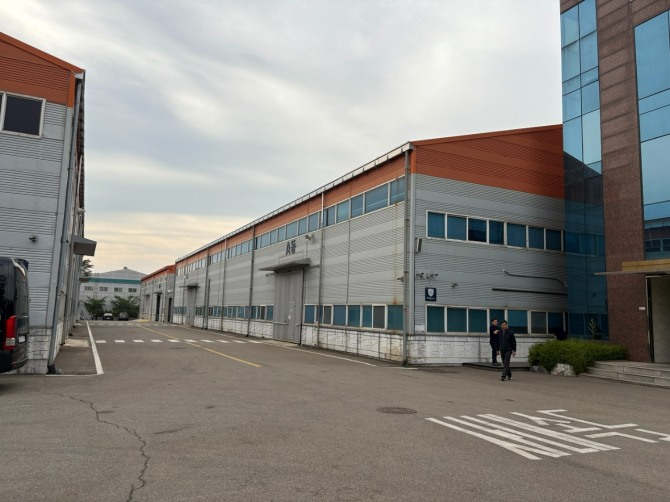 충남 당진에 위치한 코나솔 당진2공장 반도체 소재 생산설비의 전경. 사진=글로벌이코노믹