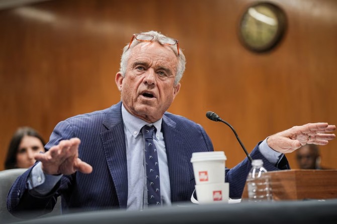 로버트 F. 케네디 주니어(Robert F. Kennedy Jr.) 미국 보건복지부(HHS) 장관이 2025년 5월 20일 미국 워싱턴 D.C.의 국회의사당에서 열린 보건복지부 예산에 대한 상원 세출 위원회 청문회에서 증언하고 있다. 사진=로이터