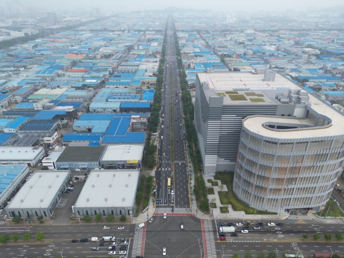 지난 13일 공단2대로(정왕동 2120) 기반시설 정비공사 구간 전경. 사진=시흥시