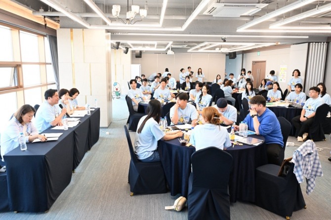 지난 14일부터 15일까지 시흥시 청년스테이션과 해양ㆍ관광 레저의 중심지 거북섬 일원에서‘2025 시흥시 청년정책 네트워크 연합 워크숍’을 열었다. 사진=시흥시