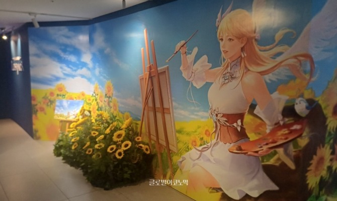 니나브를 테마로 한 해바라기 전시물도 만나볼 수 있다. 사진=이원용 기자